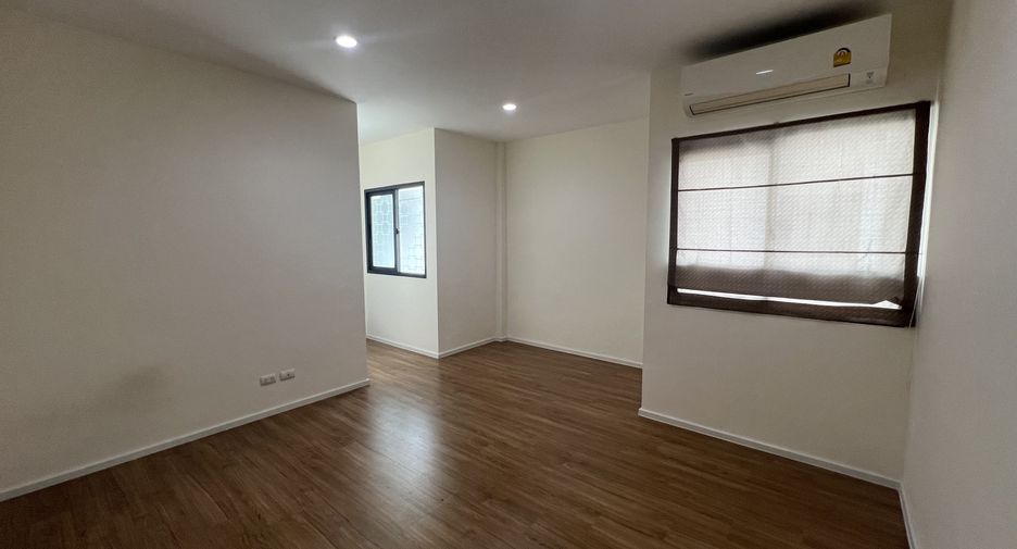 Haus zum Kauf und zur Miete mit 4 Zimmer in Prawet, Bangkok