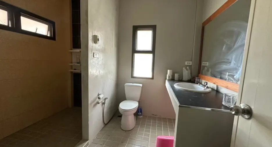 For rent 3 bedrooms house in Mueang Chiang Mai, Chiang Mai