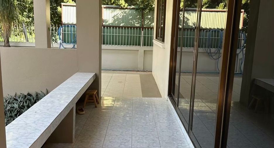 For rent 3 bedrooms house in Mueang Chiang Mai, Chiang Mai