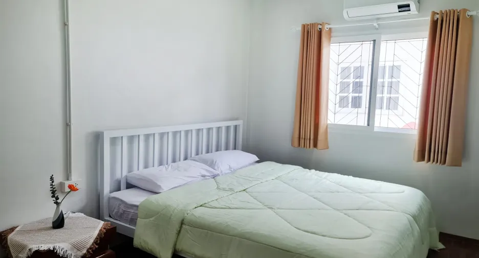 For rent 3 bedrooms townhouse in Mueang Chiang Mai, Chiang Mai