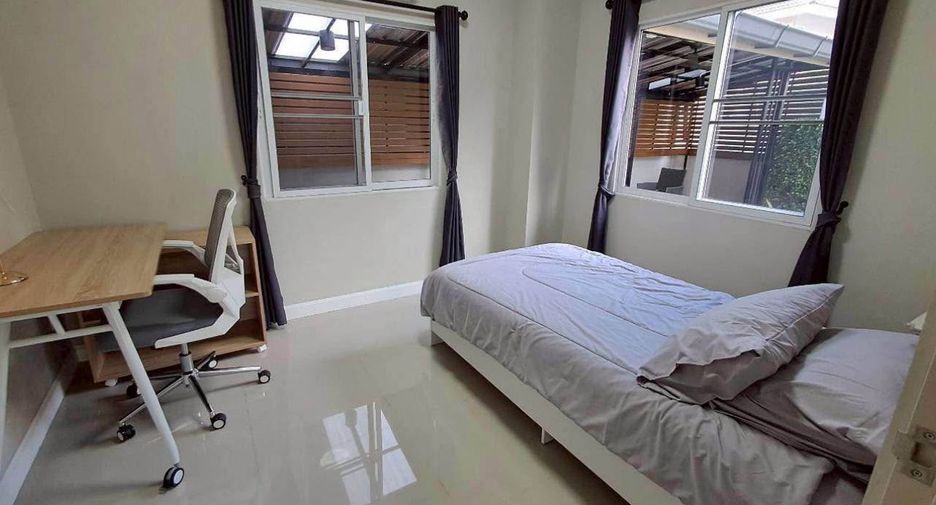 À louer 4 chambres maison à San Kamphaeng, Chiang Mai