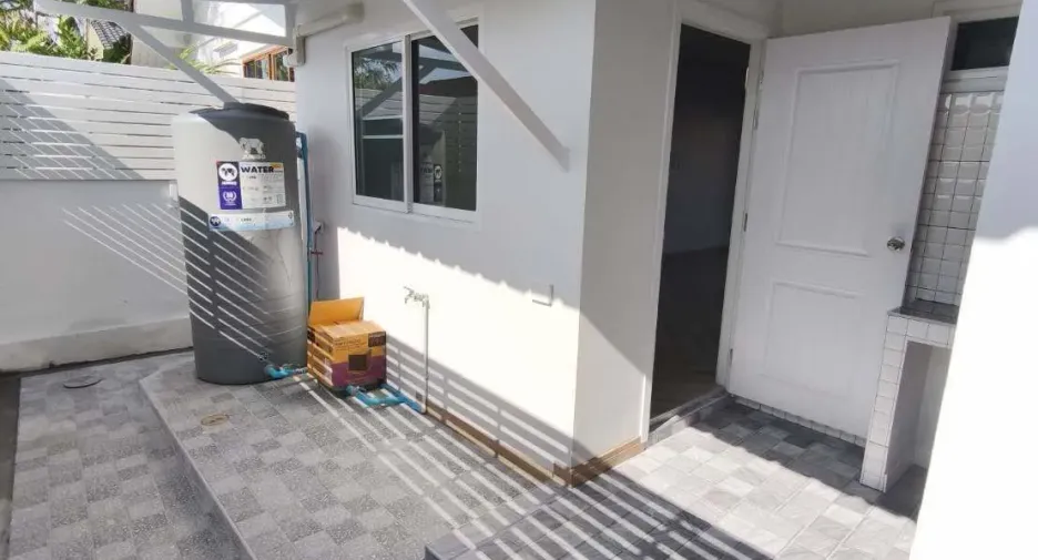 For rent 3 bedrooms house in Saraphi, Chiang Mai