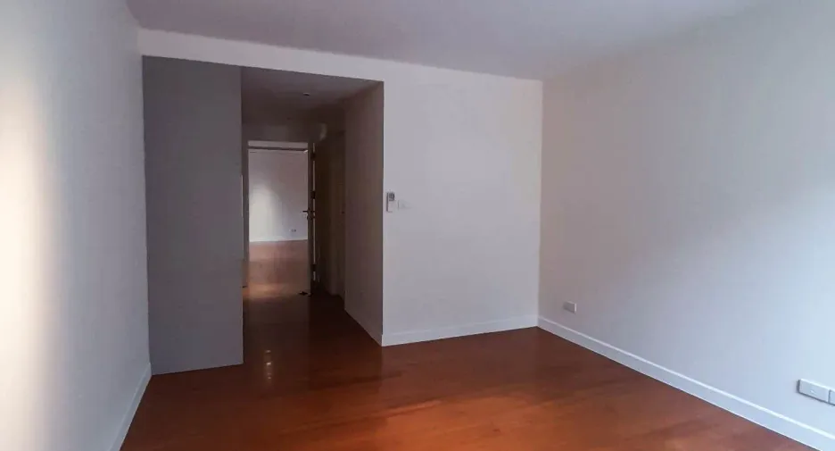 For sale 3 bedrooms condo in Watthana, Bangkok