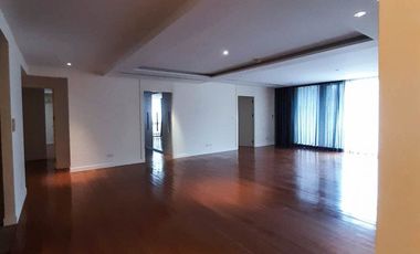 For sale 3 bedrooms condo in Watthana, Bangkok