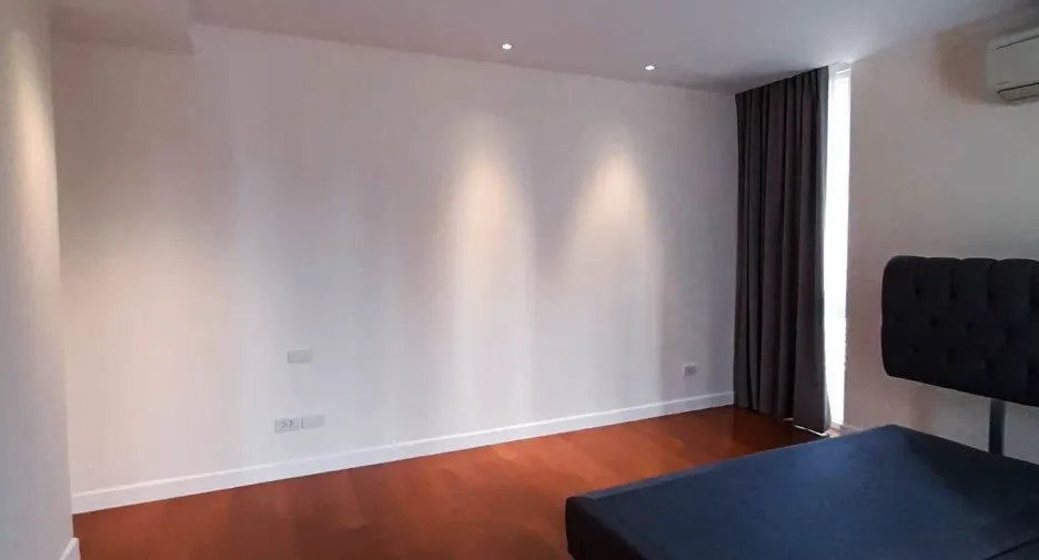 For sale 3 bedrooms condo in Watthana, Bangkok