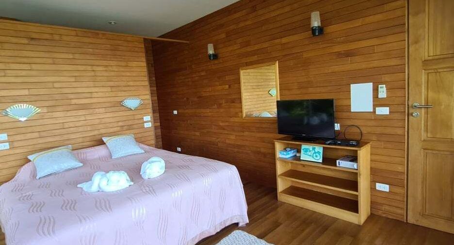 For sale 4 bedrooms villa in Ko Samui, Surat Thani