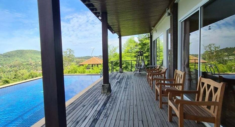 For sale 4 bedrooms villa in Ko Samui, Surat Thani