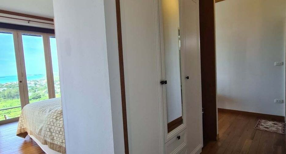 For sale 4 bedrooms villa in Ko Samui, Surat Thani