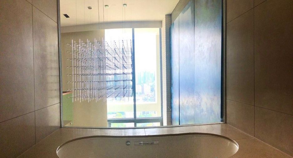 For sale 1 bed condo in Sathon, Bangkok