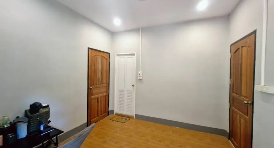 For sale 4 bedrooms house in Rong Kwang, Phrae