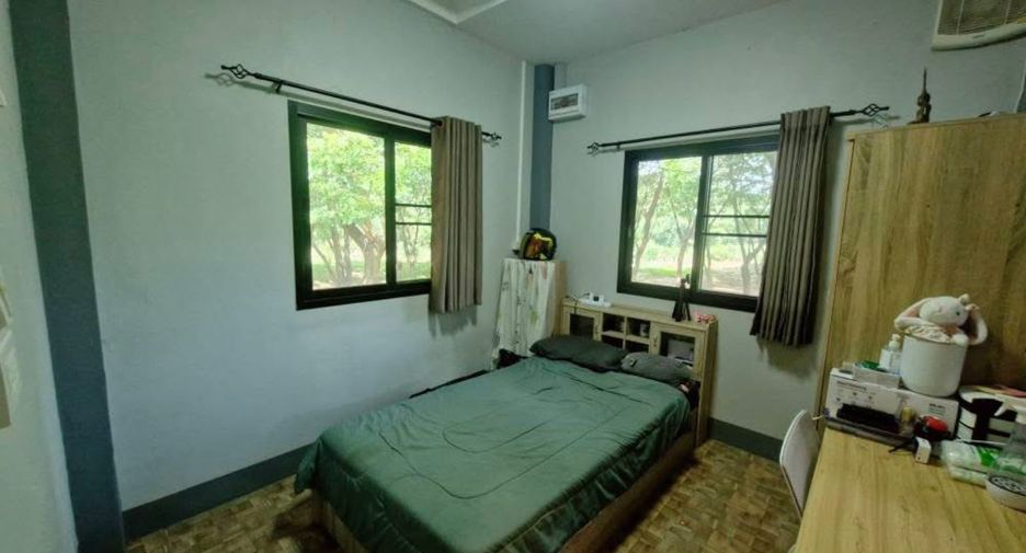 For sale 4 bedrooms house in Rong Kwang, Phrae