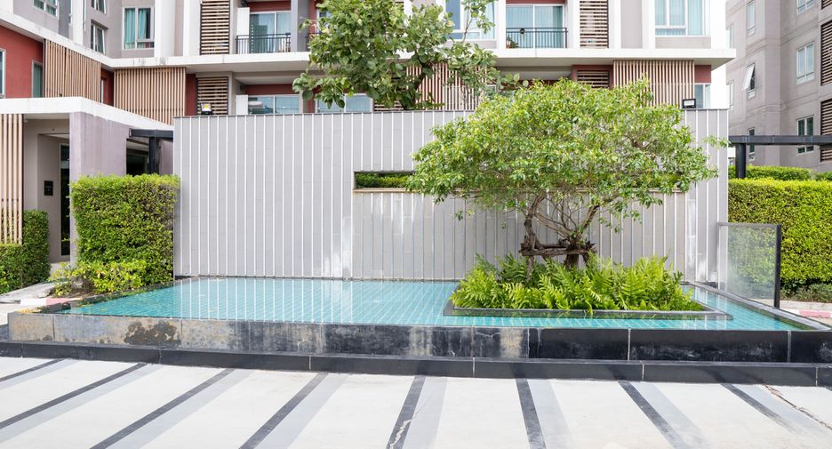 For sale 3 bedrooms condo in Khan Na Yao, Bangkok