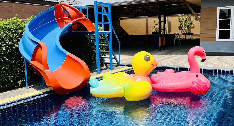 For rent 6 bedrooms villa in Bang Lamung, Chonburi