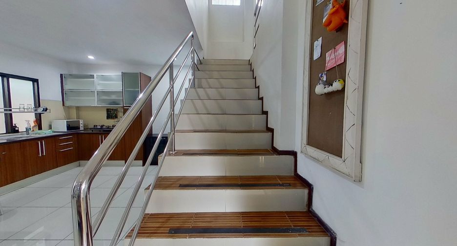 For sale 4 ベッドルーム house in Mueang Chiang Mai, Chiang Mai