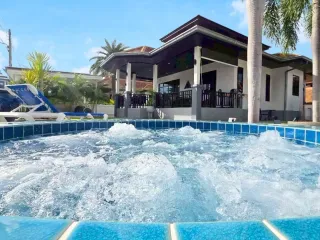 For sale 2 ベッドルーム villa in Pran Buri, Prachuap Khiri Khan
