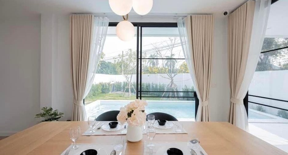 For sale and for rent 4 bedrooms villa in Mueang Chiang Mai, Chiang Mai