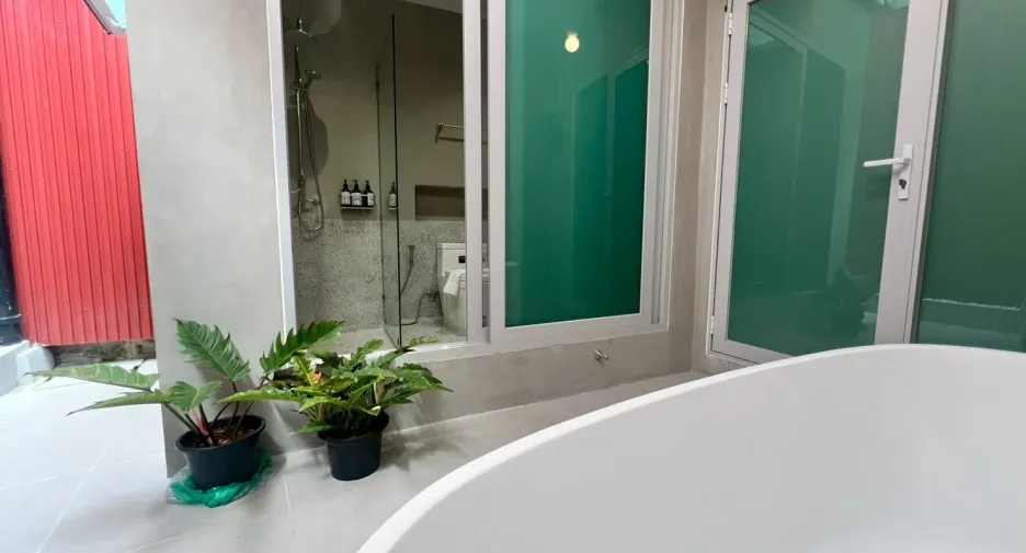 À vendre et à louer 4 chambres villa à Hua Hin, Prachuap Khiri Khan