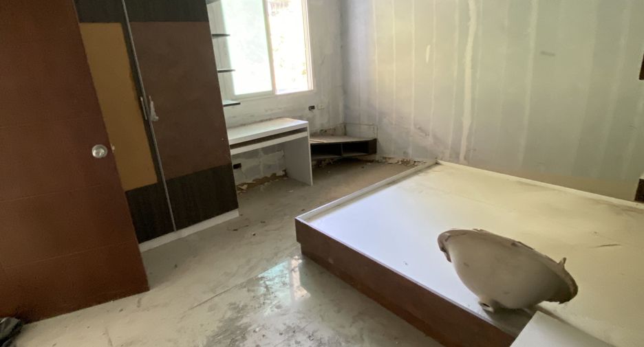 For sale 2 bedrooms apartment in Mueang Phuket, Phuket