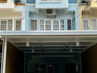 出售 4 卧室 联排别墅 在 Mueang Samut Prakan, Samut Prakan