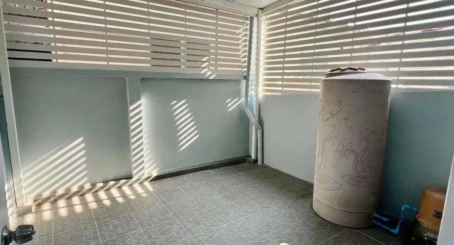 For sale 4 bedrooms townhouse in Mueang Samut Prakan, Samut Prakan