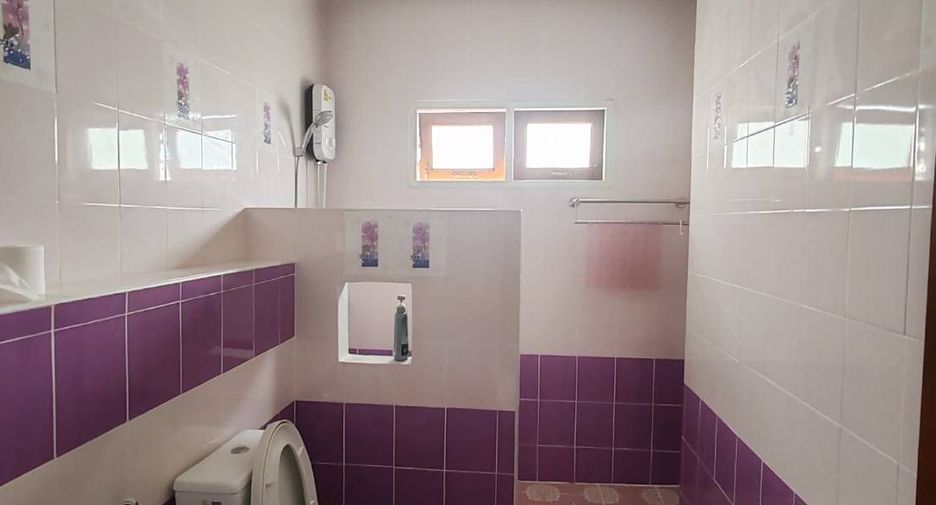For rent 4 bedrooms house in Mueang Chiang Mai, Chiang Mai