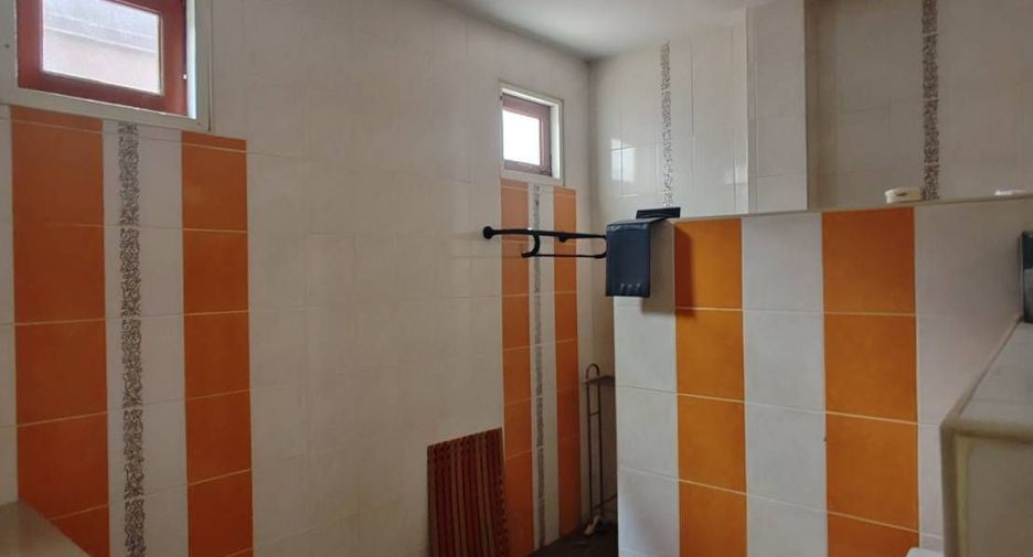 For rent 4 bedrooms house in Mueang Chiang Mai, Chiang Mai