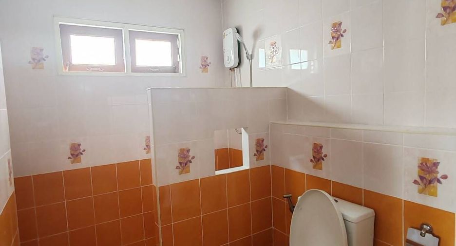 For rent 4 bedrooms house in Mueang Chiang Mai, Chiang Mai