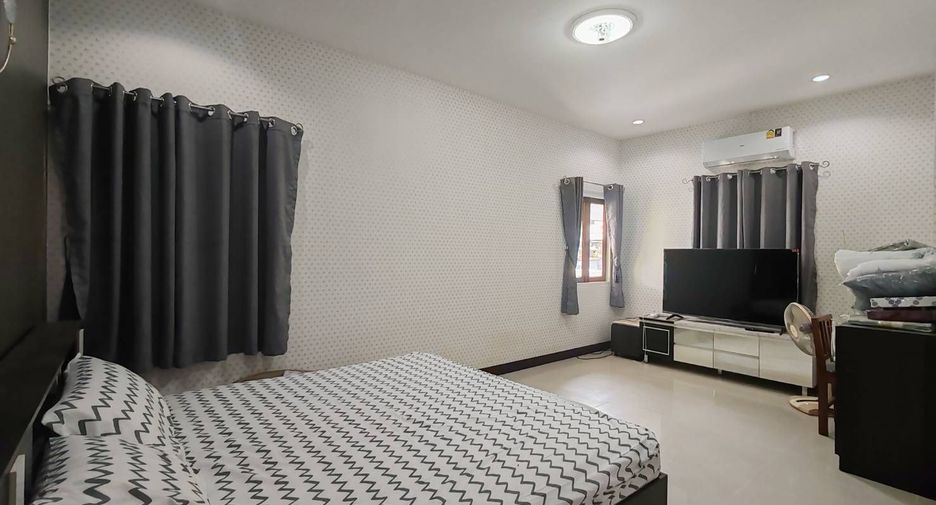 For rent 4 bedrooms house in Mueang Chiang Mai, Chiang Mai