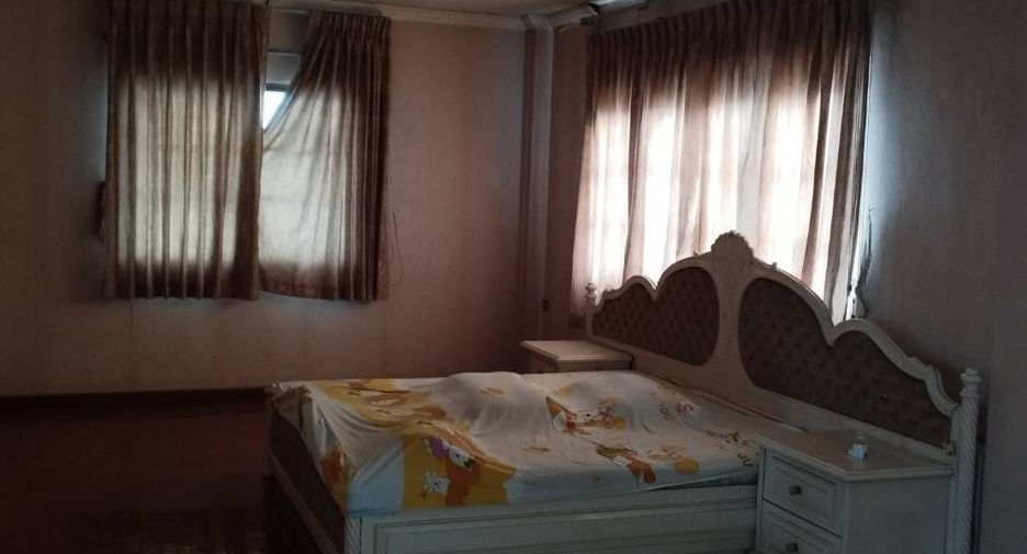 For sale 4 bedrooms house in Mueang Chiang Mai, Chiang Mai