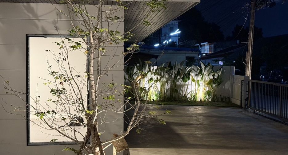 Villa zur Miete mit 5 Zimmer in Mueang Chiang Mai, Chiang Mai