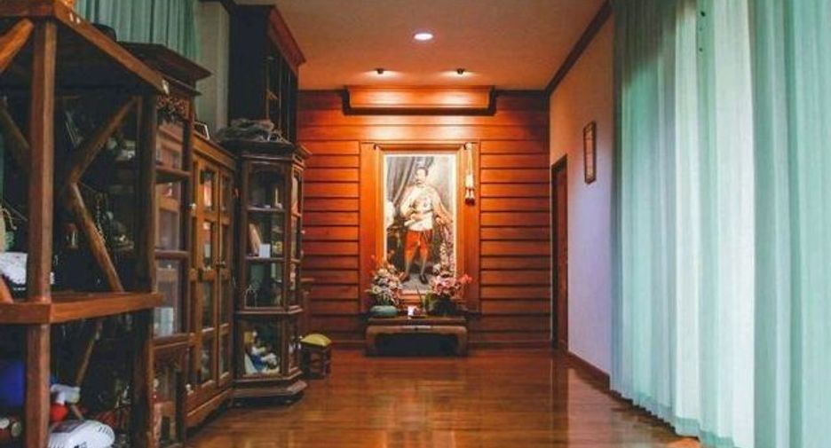 For sale 4 bedrooms house in Saraphi, Chiang Mai