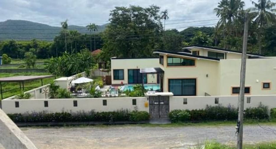 For sale 3 bedrooms villa in Doi Saket, Chiang Mai