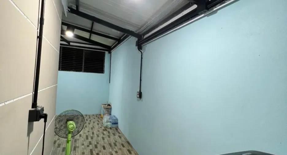 出售 3 卧室 独立屋 在 Phanat Nikhom, Chon Buri