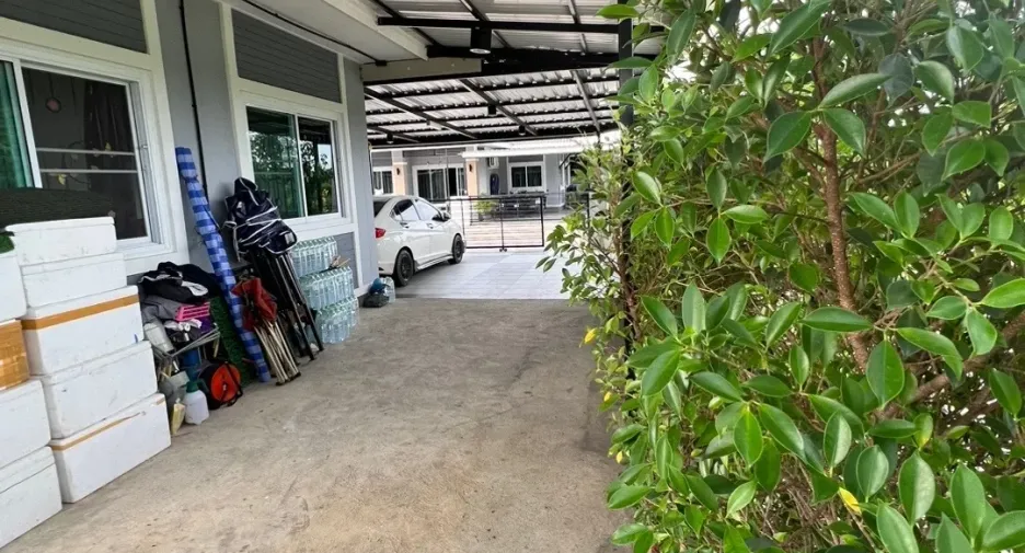 出售 3 卧室 独立屋 在 Phanat Nikhom, Chon Buri