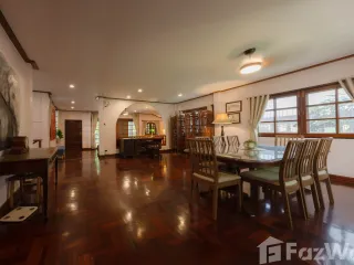 Haus zum Kauf mit 4 Zimmer in Huai Khwang, Bangkok