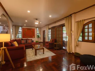 Haus zum Kauf mit 4 Zimmer in Huai Khwang, Bangkok