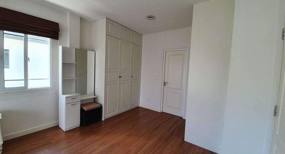 For rent 3 bedrooms house in Mueang Chiang Mai, Chiang Mai
