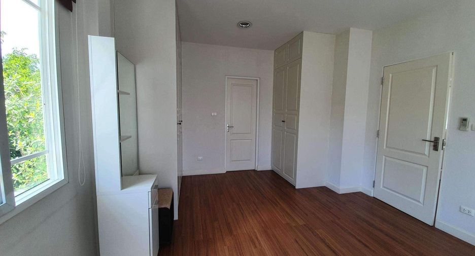 For rent 3 bedrooms house in Mueang Chiang Mai, Chiang Mai