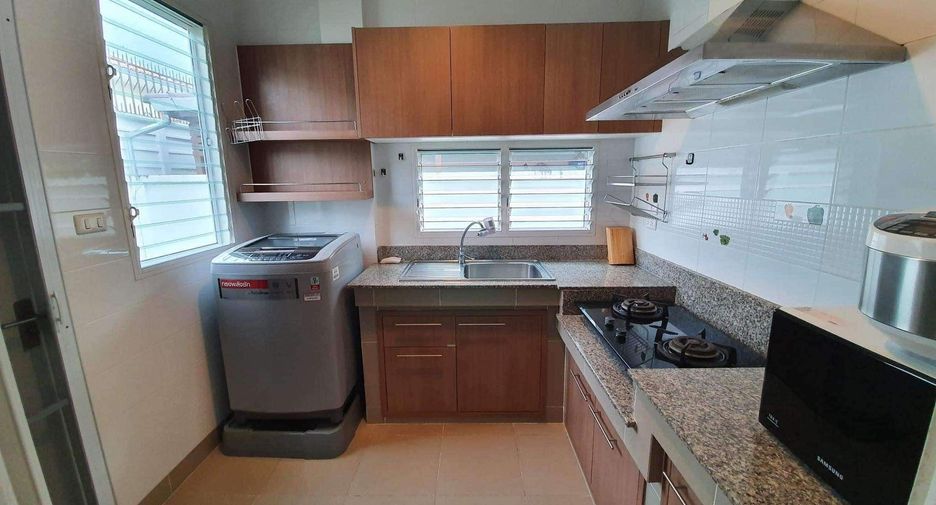 For rent 3 bedrooms house in Mueang Chiang Mai, Chiang Mai