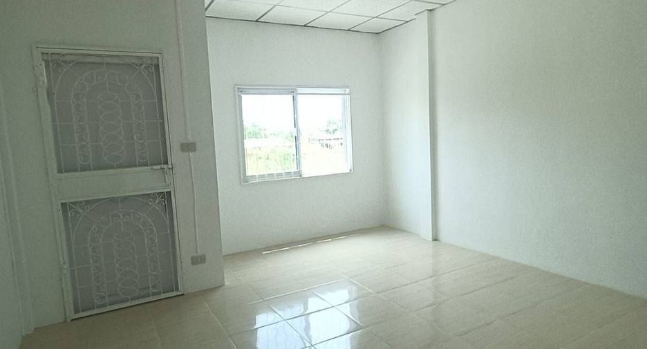 For sale 2 bedrooms townhouse in Lat Krabang, Bangkok