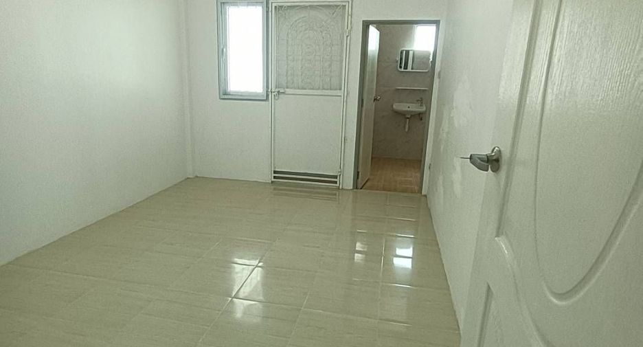 For sale 2 bedrooms townhouse in Lat Krabang, Bangkok