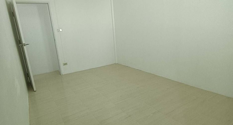 For sale 2 bedrooms townhouse in Lat Krabang, Bangkok