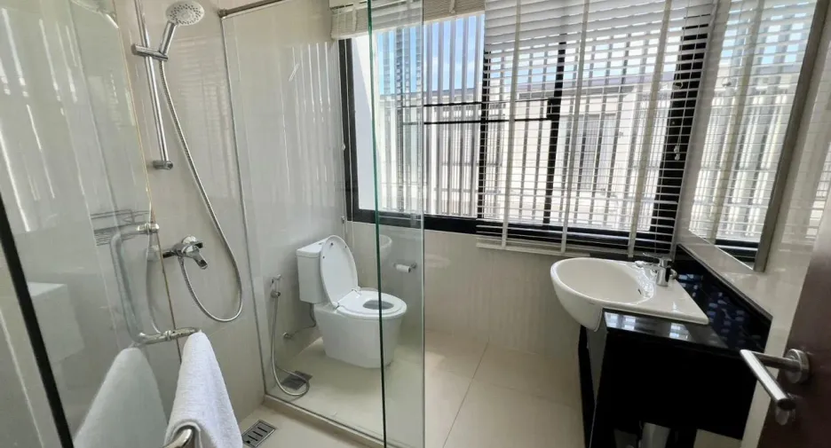 For rent 3 bedrooms townhouse in Thalang, Phuket