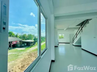 Casa adosada en alquiler de 3 habitaciones en Hang Dong, Chiang Mai