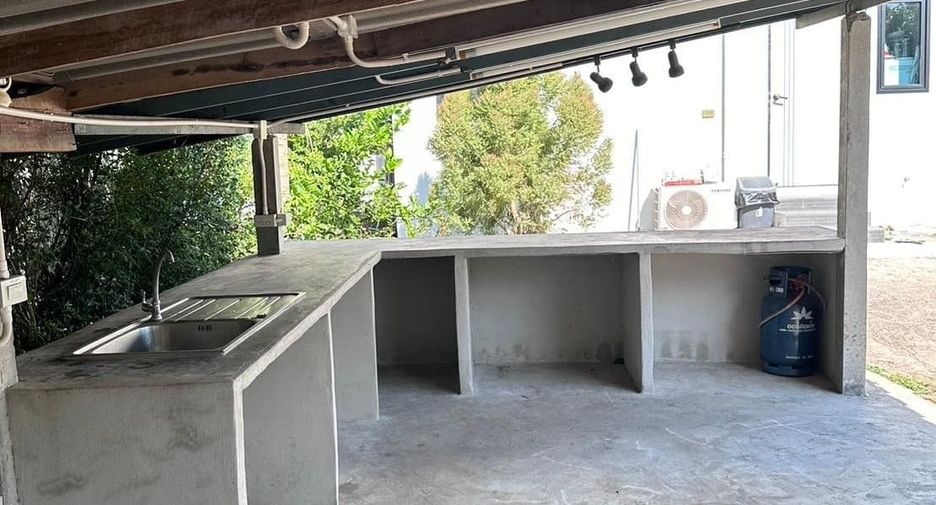 For sale 4 bedrooms house in Doi Saket, Chiang Mai