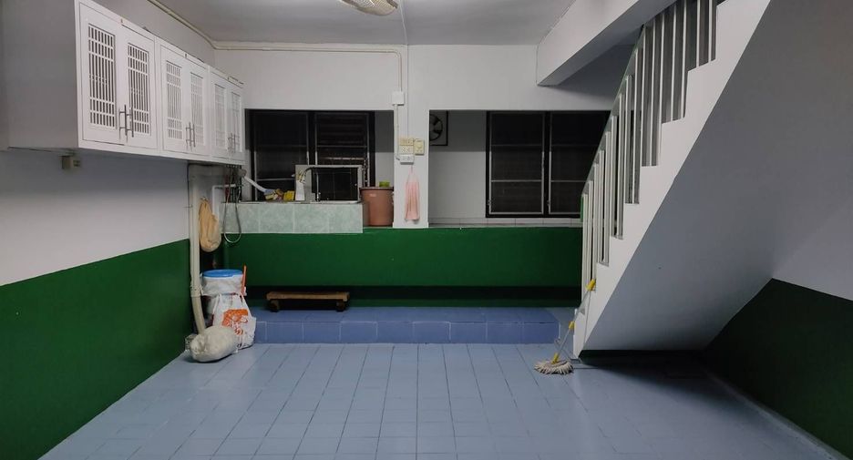For sale 4 bedrooms townhouse in Mueang Chiang Mai, Chiang Mai