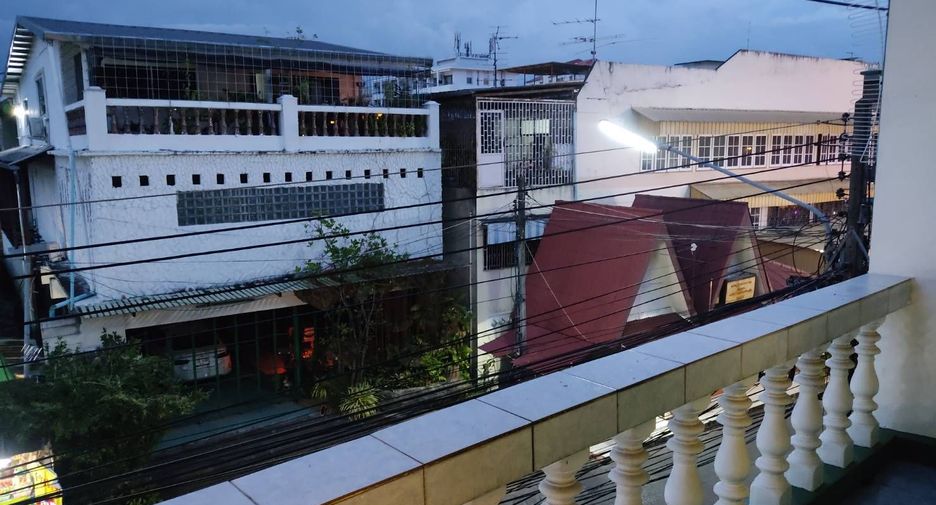 For sale 4 bedrooms townhouse in Mueang Chiang Mai, Chiang Mai