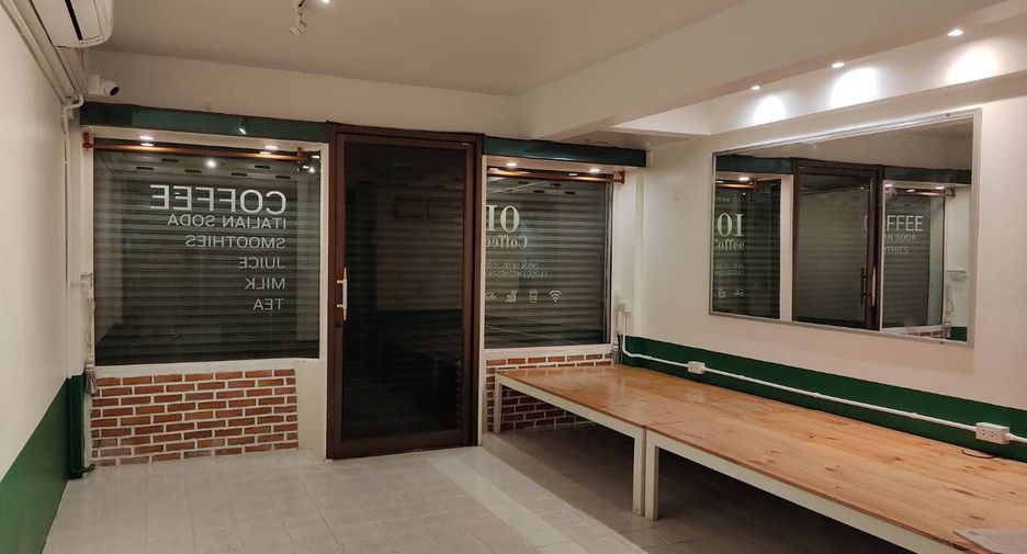 For sale 4 bedrooms townhouse in Mueang Chiang Mai, Chiang Mai