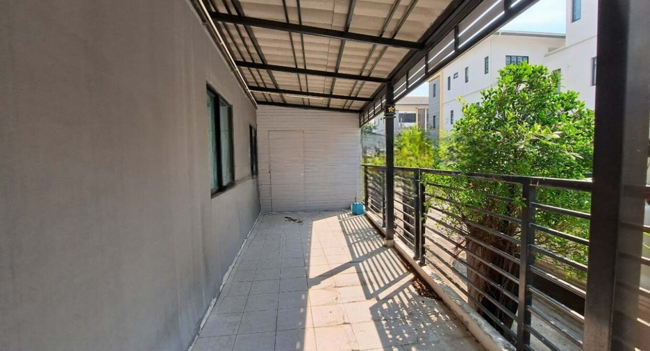 For sale and for rent 3 bedrooms townhouse in Bang Khae, Bangkok