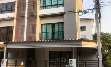 For sale and for rent 3 bedrooms townhouse in Bang Khae, Bangkok